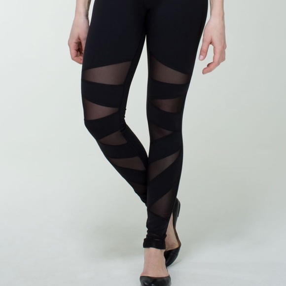 Lululemon Tech Mesh Legging - Picture 7 of 8